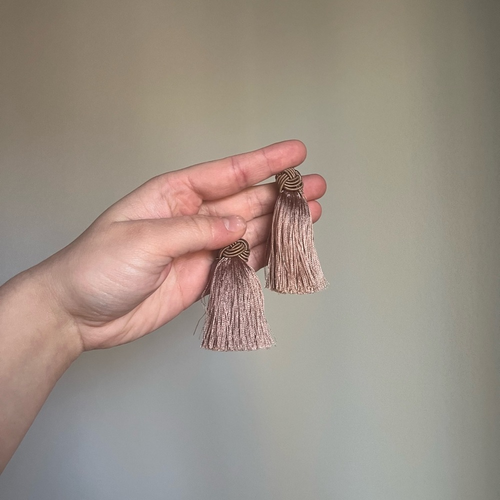 HART HAGERTY Dusty Rose Tassel Earrings
